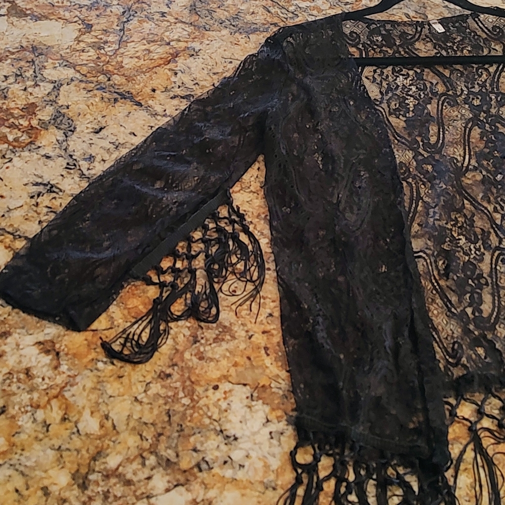 Lacey Black overlay jacket, with fringed sleeves and bottom sz L. - Picture 5 of 16